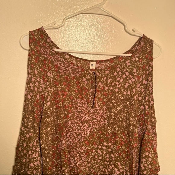 BP Ruffle Cold Shoulder Blouse Olive Floral - Picture 4 of 13